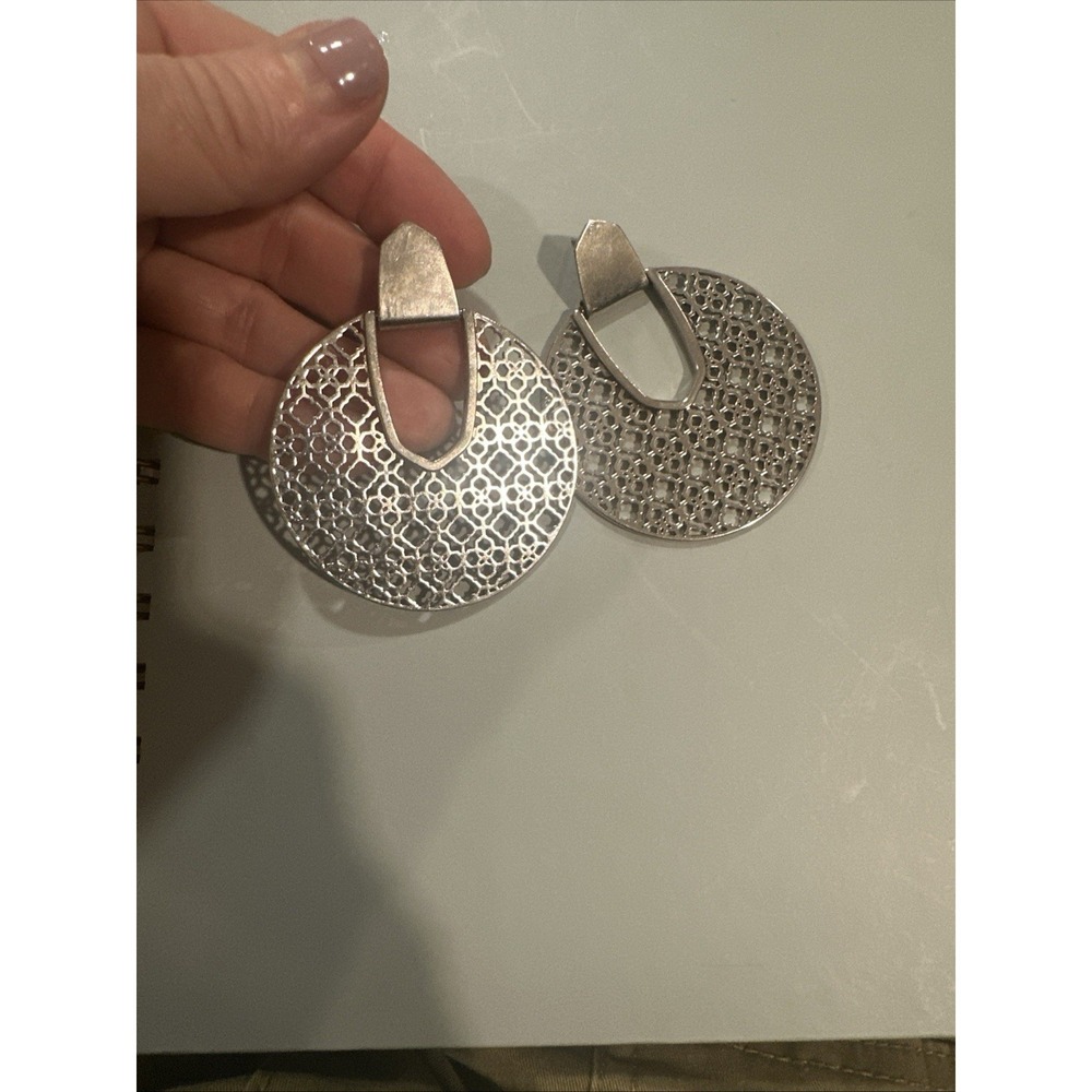 Kendra Scott Diane large statement earrings Silver tone filigree round post